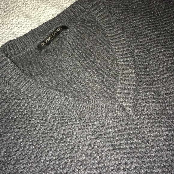 Banana Republic V neck sweater - Picture 1 of 4